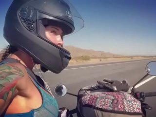 Felicity feline motorcycle deity ratsutamine aprilia sisse rinnahoidja