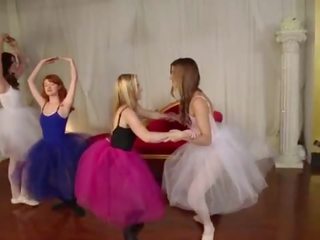 Meisjes weg wild - jong ballet dancers gaan rogue op hun gek instructor
