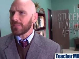 Umazano film trak v razred s velika okrogla prsi učitelj (august ames) video-07