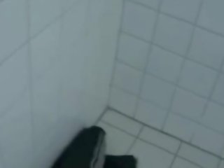Nastolatka para produkować w domu seks wideo klips w toaleta