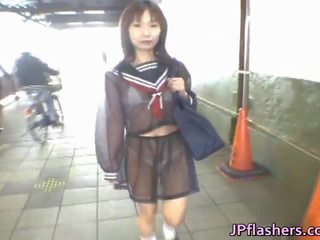 亞洲人 女學生 發癢