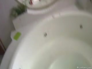 Amateur baise à jacuzzi