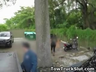 Smashing شقراء جبهة مورو مص بعيدا سائق في له tow truck