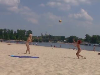 Eccellente giovanissima nudists rendere questo nuda spiaggia anche hotter