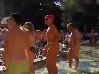 Wnbr awam bogel wanita berpakaian dan lelaki bogel/ cfnm - pelumba menari telanjang