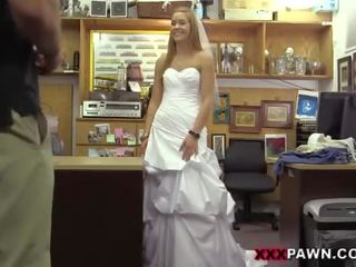 Convincing sebuah jilted pengantin perempuan